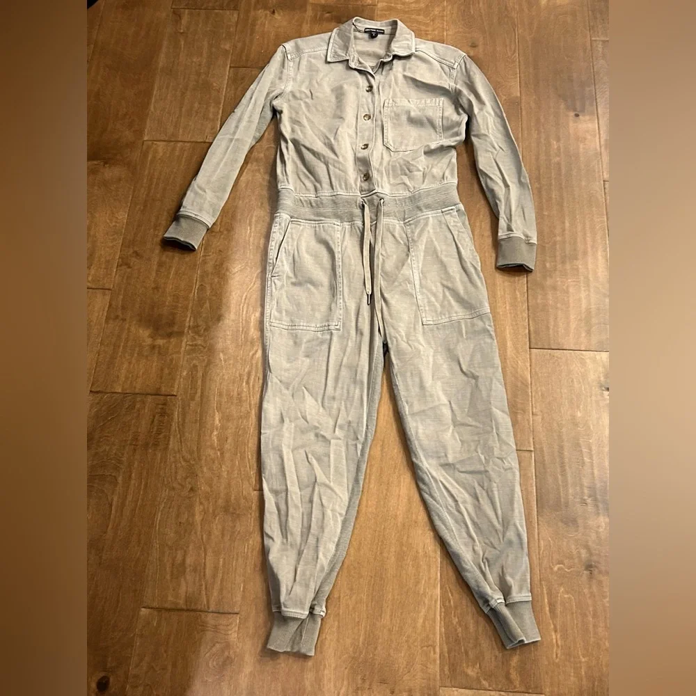 James Perse tan long sleeve button front jogger style jumpsuit XS - Picture 3 of 8